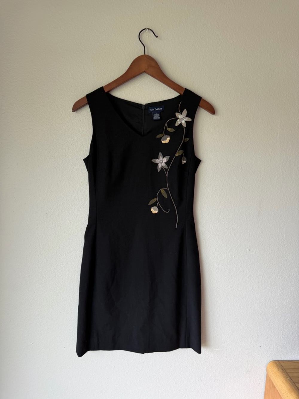 Vintage Ann Taylor Black Wool blend Sheath Dress with Embroidery -Y2K Women Sz 2